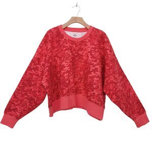 Under Armour Loose Fleece Camo Sweatshirt Womens XL Red Crew Neck Athletic